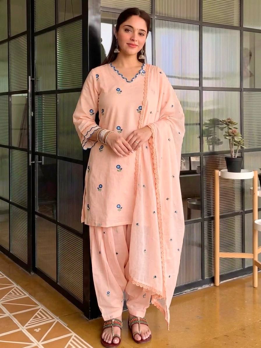 Pastel Peach Ethnic Motifs Embroidered Kurta Set with Dupatta