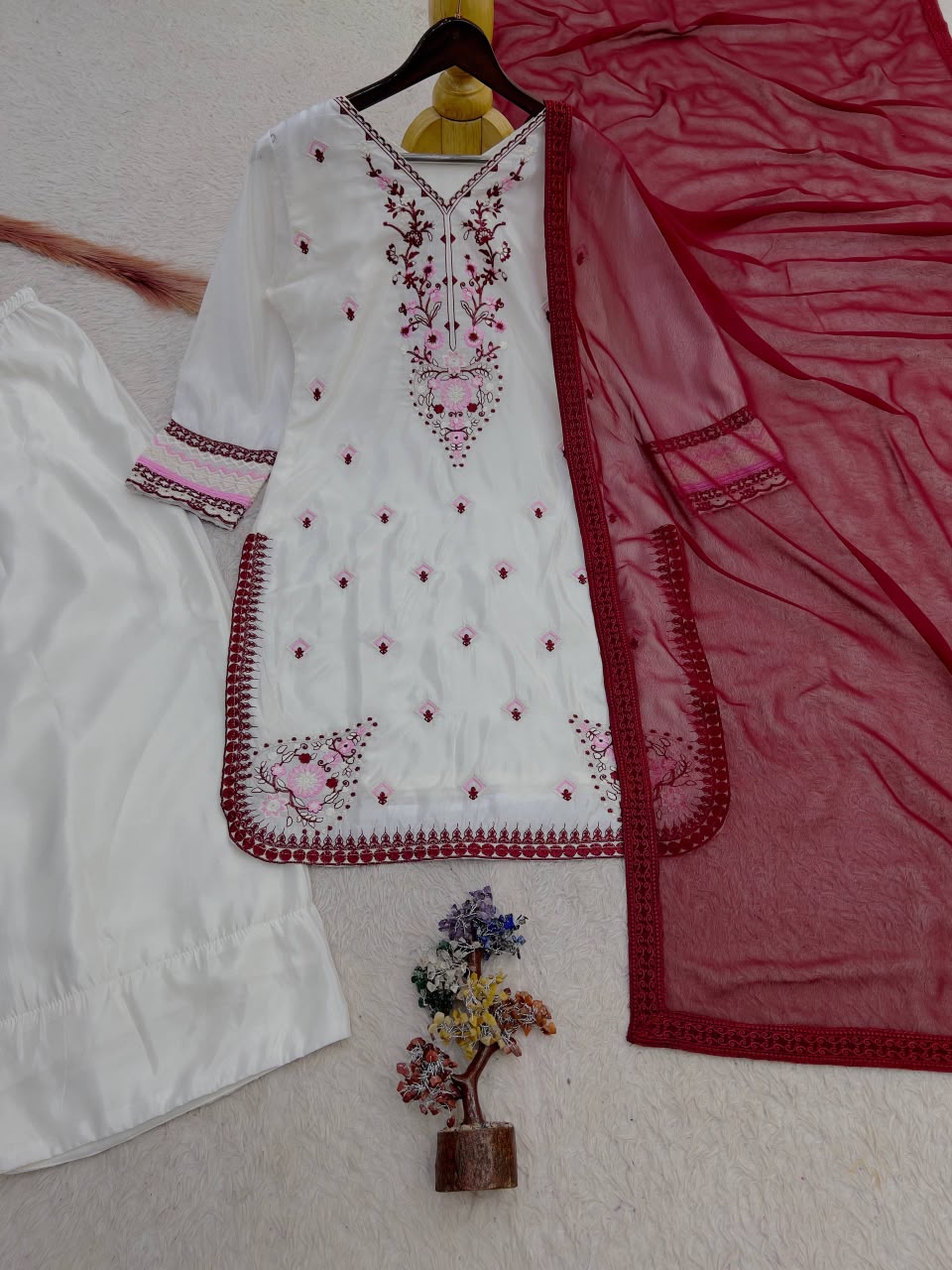The Minimalist Ethnic Set